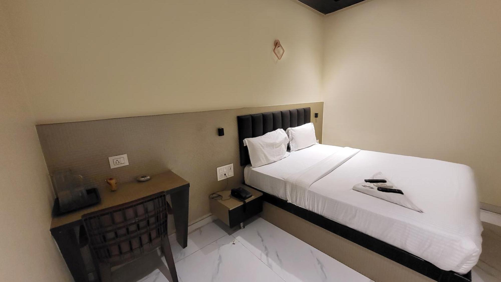 Fabhotel Prime Land - Nr Bkc Мумбаї Екстер'єр фото